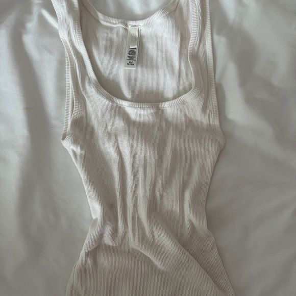 SKIMS tank top-XS - Picture 2 of 4